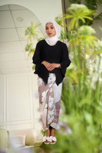 Lacey Kebaya Set in Black